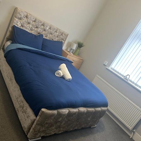 Brunswick Place Xxx Stoke-on-Trent エクステリア 写真
